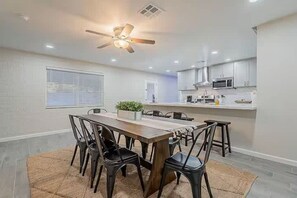 Dining - Desert Diamond - Scottsdale 4 BR, Pool, Fire Pit, Ping Pong and games (Scottsdale)