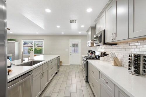 Desert Diamond - Scottsdale 4 BR, Pool, Fire Pit, Ping Pong and games