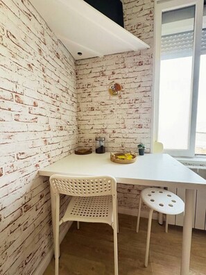 Dining - Cosy studio downtown wifi (Valenciennes)