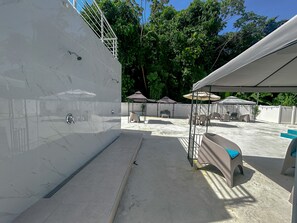 Terrace/patio - Anvil Forest Escape III|2 PPL|POOL|Generator|PKG| 15min Beach (Río Grande)