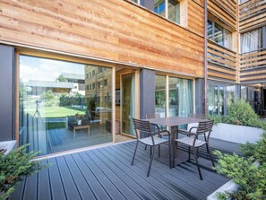 Outdoor dining - SWISSPEAK Resorts Vercorin by Interhome (Vercorin)
