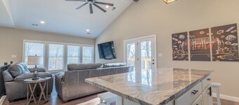 Lucky 777's with Boat Slip and Indoor Basketball