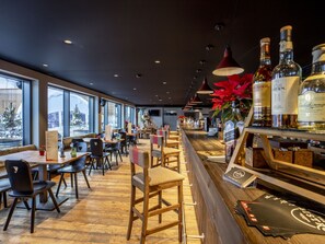 Bar (in der Unterkunft)