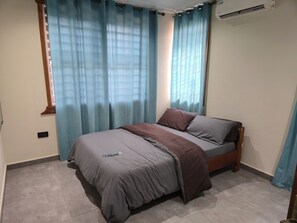 2 bedrooms, iron/ironing board, WiFi, bed sheets - Serene 2‑Bedroom Retreat in a Quiet Gated Estate. (Tema)