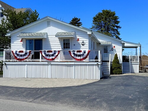 The Tinker Bell at Moody Beach - Starfish Unit - 2 BR's w/ marsh views in Wells