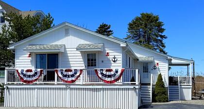 The Tinker Bell at Moody Beach - Starfish Unit - 2 BR's w/ marsh views in Wells
