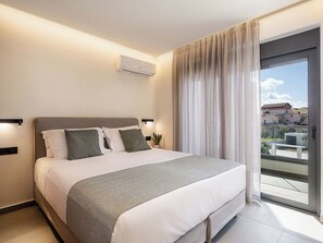 Desk, iron/ironing board, Internet, bed sheets - The Ekfrasis- Mossa Concept Villas (Chania)