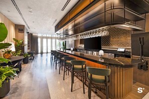 Bar (on property) - 43rd-Floor Skyline Suite | Epic Views, Pool + Gym (Miami)