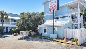 Unclassified image, 5 of 39, button - Sea Oats Motel (Destin)