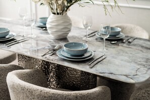 Unclassified image, 5 of 6, button - Luxury City 5* Retreat - Lux Spa Bath - Romantic (Edinburgh)