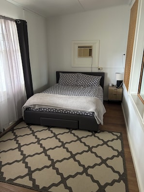 3 bedrooms, iron/ironing board, internet