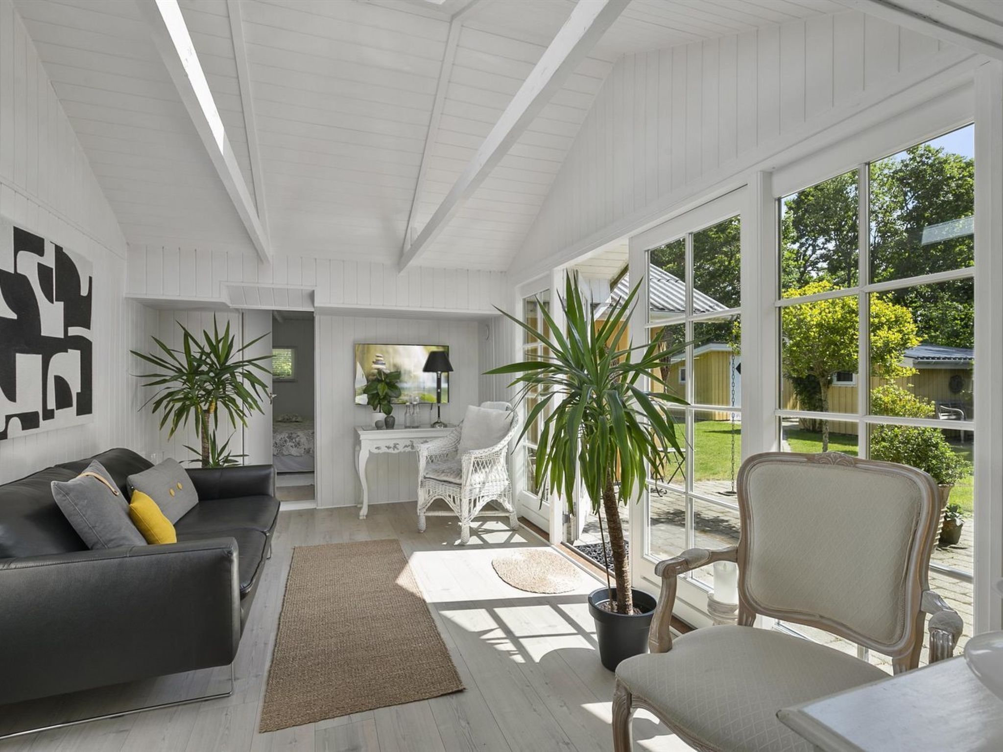 المنشأة من الداخل