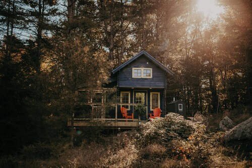 Off-Grid Getaway | Fireplace, BBQ & Patio