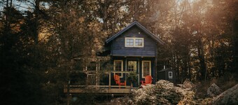 Off-Grid Getaway | Fireplace, BBQ & Patio
