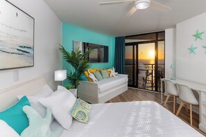 3 bedrooms, in-room safe, desk, iron/ironing board - NEW • Stunning Coastline Views! 3BR • End-Unit • Wraparound Balcony • Pools (Myrtle Beach)