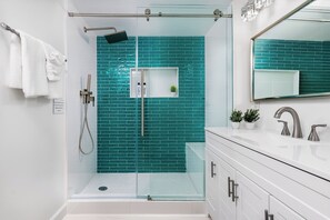 Shower, hair dryer, towels, soap - NEW • Stunning Coastline Views! 3BR • End-Unit • Wraparound Balcony • Pools (Myrtle Beach)