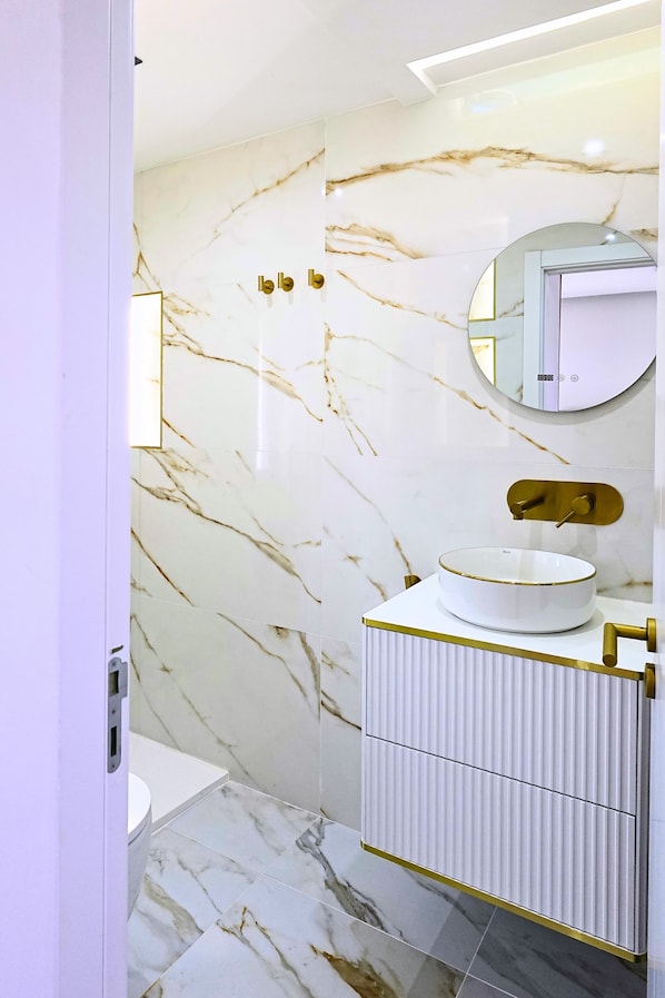 Oklassificerad bild, 1 av 16, knapp