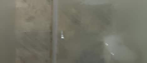 Douche, serviettes fournies, savon, papier toilette