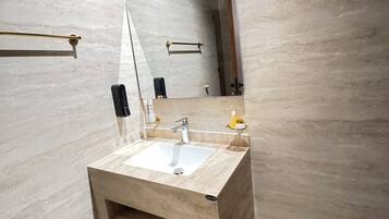 Standard Double or Twin Room, Balcony, City View | Bathroom
