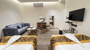 Kamar Double atau Twin Standar, balkon, pemandangan kota | Brankas, tirai kedap cahaya, dan Wi-Fi gratis