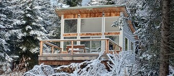West Wayside Cabin within 15 minutes of the Homer Spit