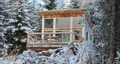West Wayside Cabin within 15 minutes of the Homer Spit
