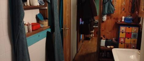 Chalet, 1 chambre, patio, vue jardin | Salle de bain