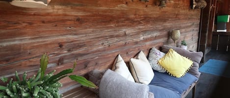 Chalet, 1 habitación, patio, vistas al jardín | Interior