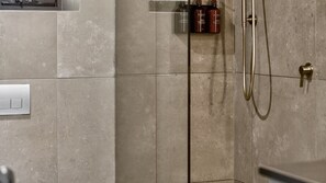 Shower, hair dryer - Tyrola 11 - Boutique Alpine Living with Stunning Mountain Views (Thredbo)