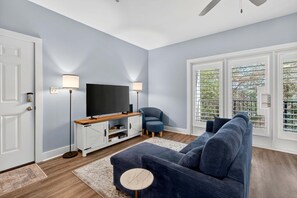 Living area - Hidden Lake 622 – Coastal Luxury Condo with Community Pool (Santa Rosa Beach)