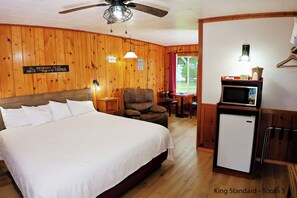 Room - King Standard: Rustic Knotty Pine Retreat w/ Recliner & Nature Vibes (Florence)