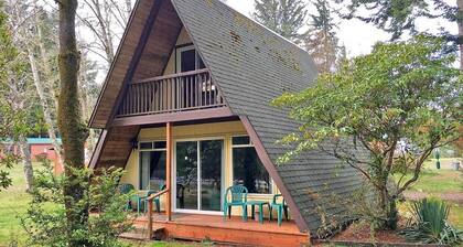 The Little Cabin in the Woods — Private A‑Frame Chalet, 2BR+Loft, Sleeps 8