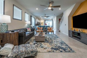 Smart TV - Windsor Island Resort 5 Bedroom Private Pool+Spa Home (Davenport)