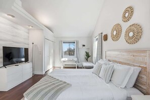 Desk, iron/ironing board, WiFi, bed sheets - Poconos Woodland Retreat • Fireplace • Lake Access (Albrightsville)