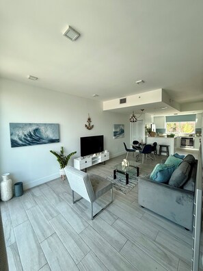 Unclassified image, 3 of 13, button