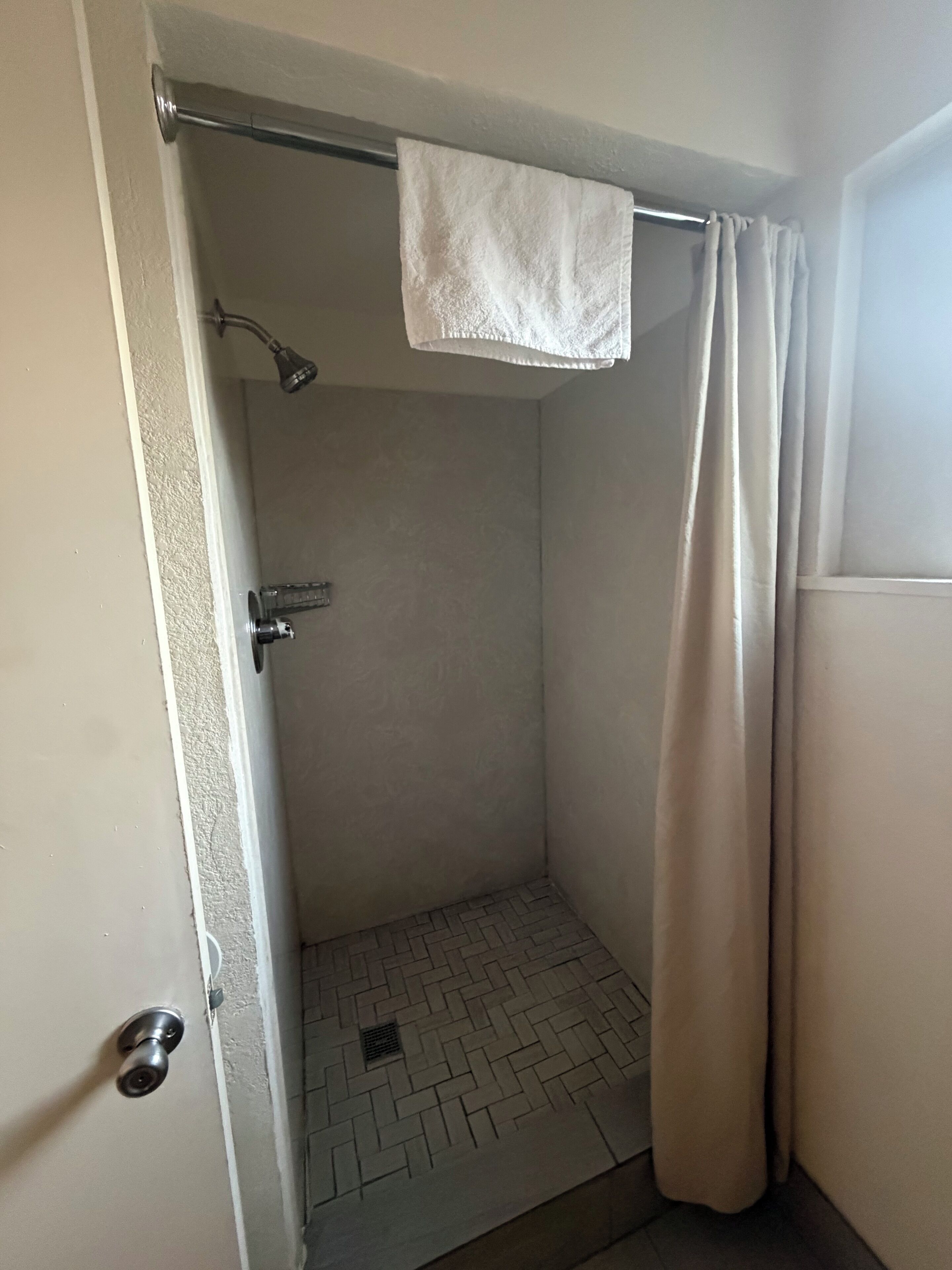 Chambre Simple Confort, non-fumeur, salle de bains privée | Salle de bain