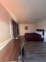 Deluxe Double Room | Desk, laptop workspace, iron/ironing board, free WiFi
