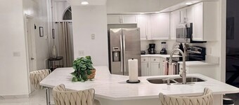 ☆☀︎❀Paradise! Pool Table, Sauna, Boat Parking, Fenced Yard, Near Boat Launch