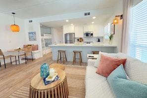 TV - Tropical Vibes at SPI - By GISO Vacation Rentals (South Padre Island)