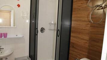 Apartment | Bathroom