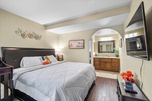 3 habitaciones, escritorio, tabla de planchar con plancha y wifi gratis 