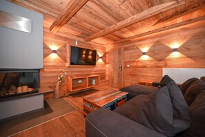 TV - Penthouse Glacier View 10.5, balcony, elevator (Kaprun)