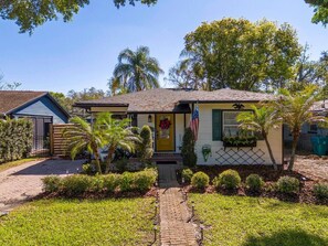 Exterior - Cozy Vintage Family Retreat (Orlando)