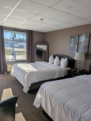 Værelse - 2 queensize-senge - stueetage