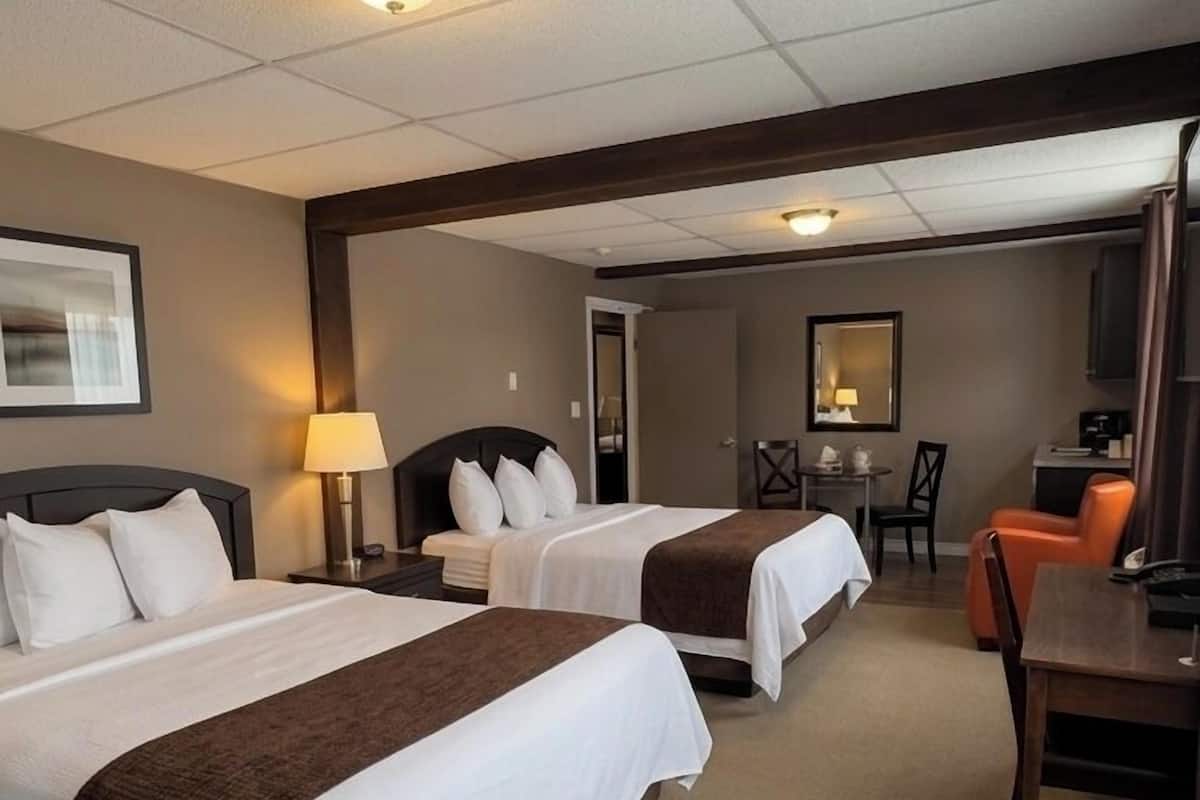 Zimmer, 2 Queen-Betten, Kochnische