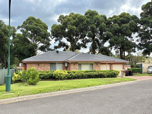 4 BEDROOM HOUSE IN CECIL HILLS NSW