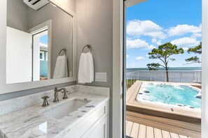 Interior - KING'S BAY - Bayfront 5-Bedroom House in N. Cape San Blas, FL with Beach Access (Port St. Joe)