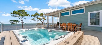 KING'S BAY - Bayfront 5-Bedroom House in N. Cape San Blas, FL with Beach Access