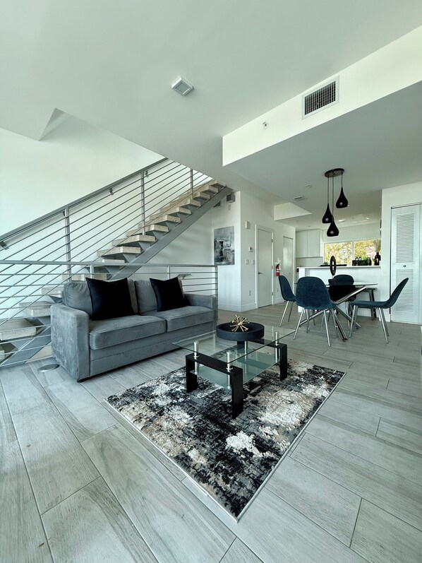 Unclassified image, 1 of 16, button