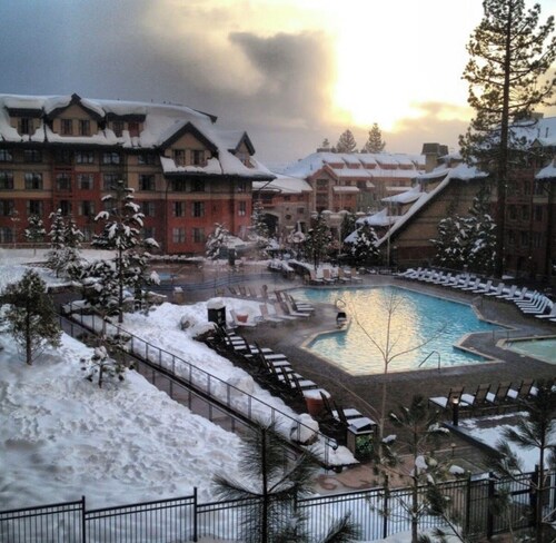 Resort with 1 bedroom and AC in tranquil South Lake Tahoe - 1block from casinos